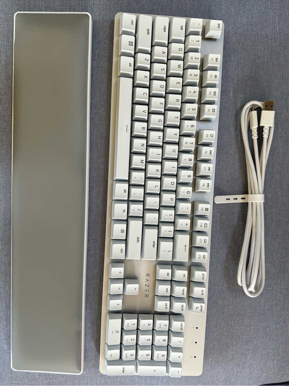 RAZER Pro Type Ultra Wireless Keyboard / White
